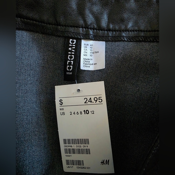 Black Leather Skirt - Picture 5 of 6